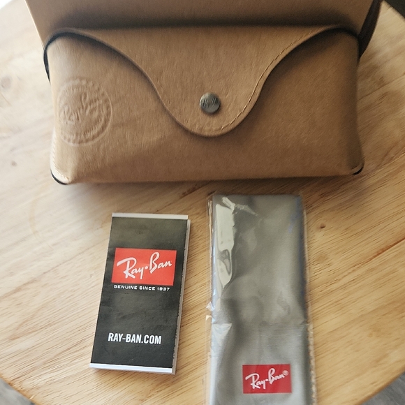 Ray-Ban Black Sunglasses Unisex